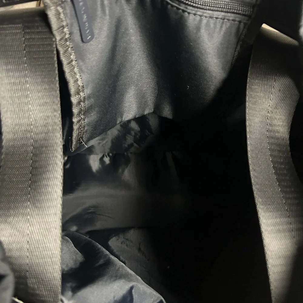 NWOT Beyond Yoga Convertible Gym Bag Black Backpack Tote Pockets - Picture 7 of 8